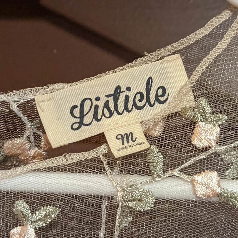 Floral embroidered top - Picture 2 of 2